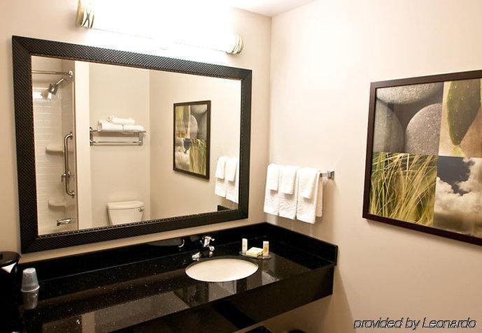 Fairfield Inn & Suites By Marriott Sault Ste. Marie Room photo