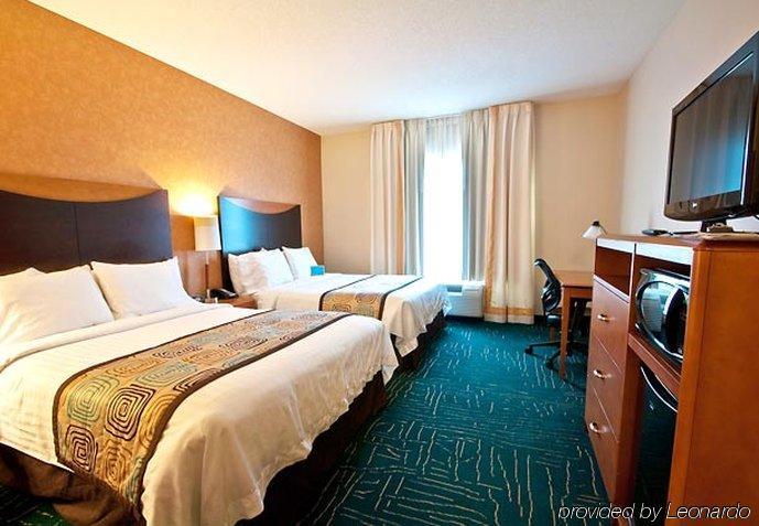 Fairfield Inn & Suites By Marriott Sault Ste. Marie Room photo